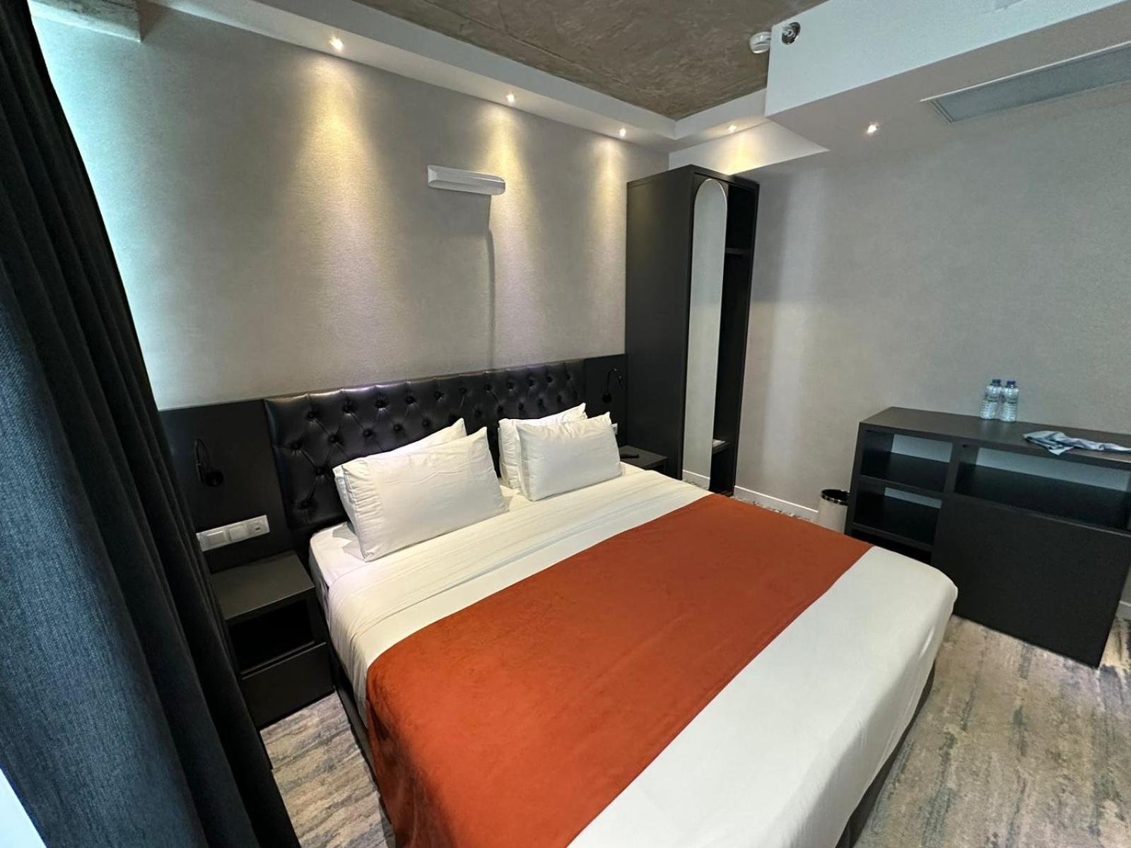 M 1 T Hotel Tbilisi Exterior foto
