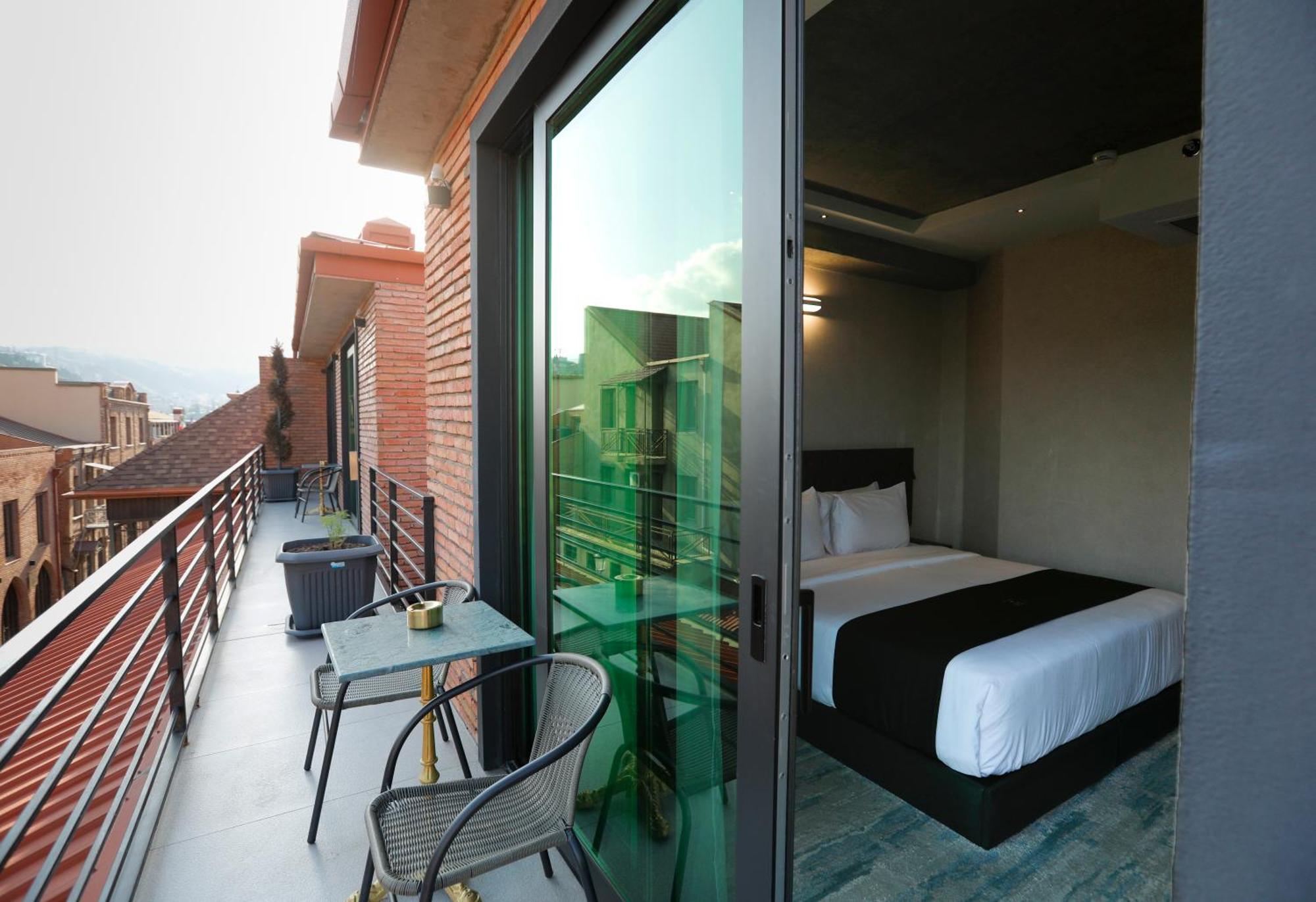 M 1 T Hotel Tbilisi Exterior foto